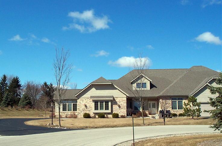 10713 N Essex Ct. #C, Mequon, WI 53092