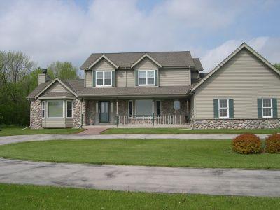 2763 Hwy I, Saukville, WI 53080