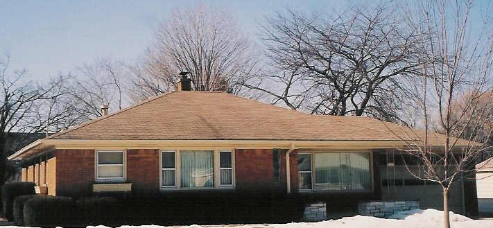 7239 N Iroquois, Glendale, WI 53217