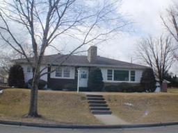 2126 Hoeschler Dr., La Crosse, WI 54601