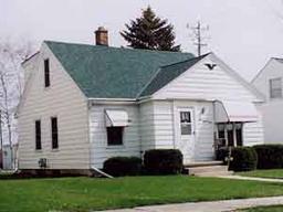 109 East Ave., West Bend, WI 53095