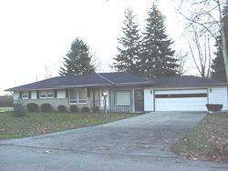 5854 S 41st St., Greenfield, WI 53221