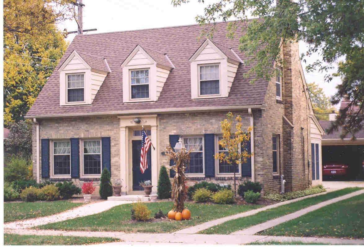 2658 N 88th St., Wauwatosa, WI 53226