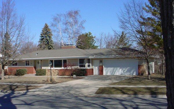 278 S Lincoln, West Bend, WI 53095