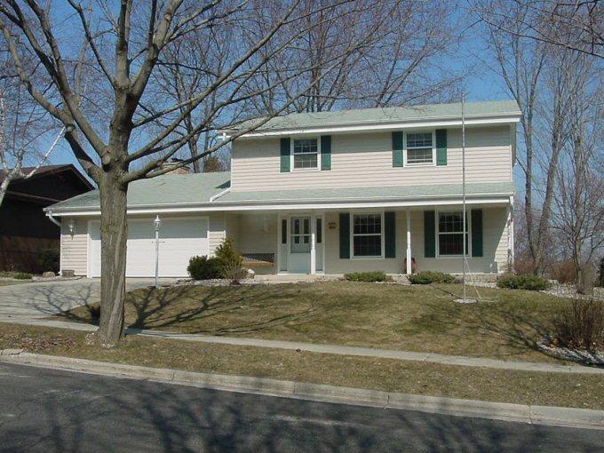 156 S Laurel Dr, West Bend, WI 53095