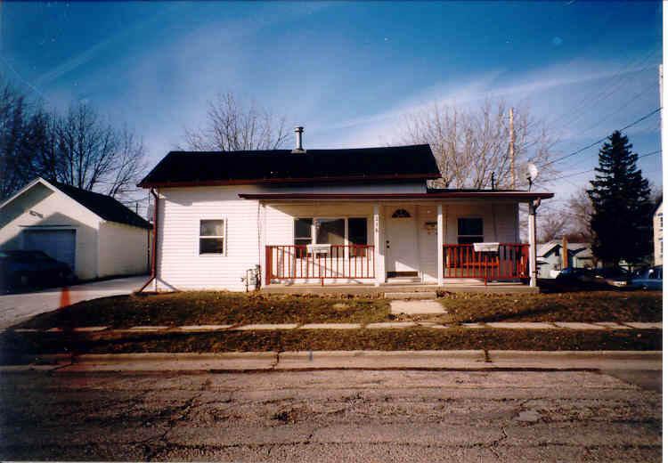 216 Lynn St, Watertown, WI 53098