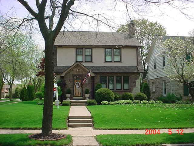 5074 N Woodburn St., Whitefish Bay, WI 53217