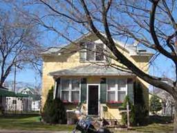1323 Johnson, La Crosse, WI 54601