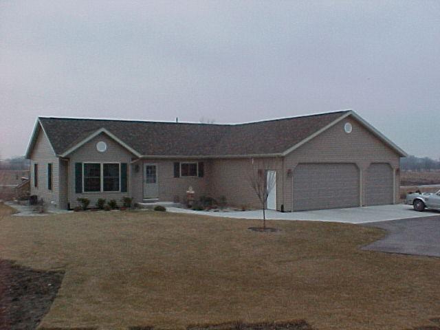 3635 S Hillcrest Rd., Norway, WI 53185