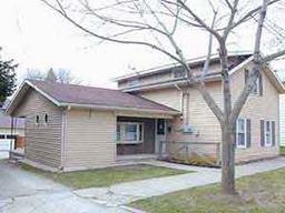806 S 5th St, Watertown, WI 53094