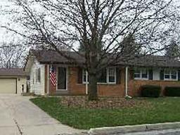 W159N9539 Cherokee Dr, Menomonee Falls, WI 53051