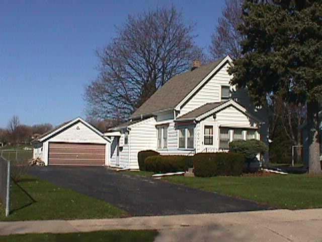 704 Western Ave., Waukesha, WI 53188