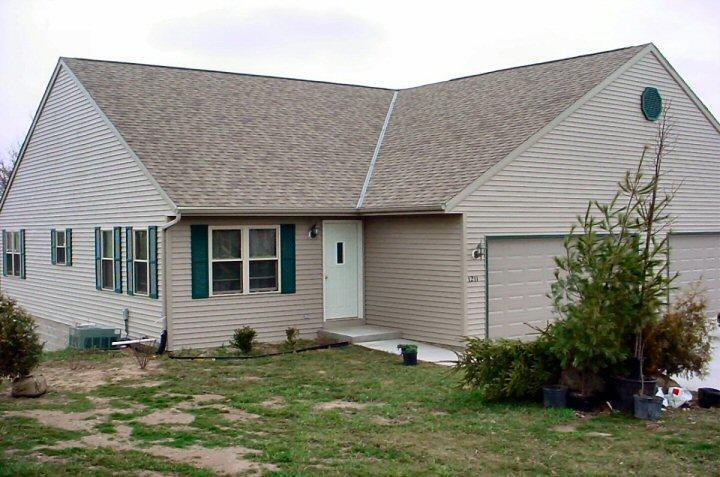 1211 Firethorn, West Bend, WI 53090