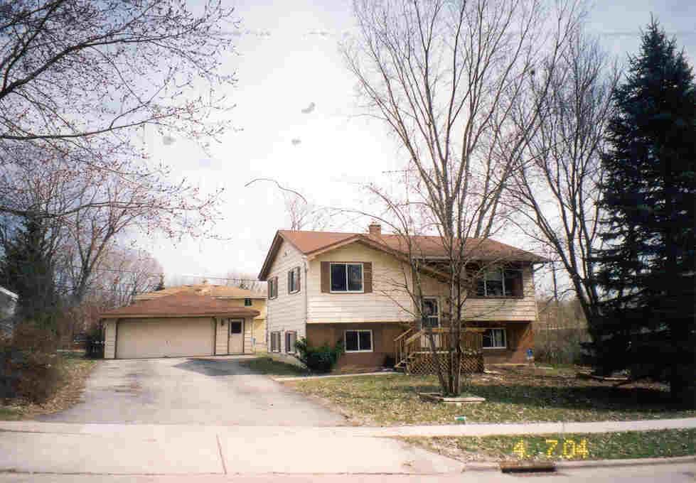 1221 N 11th Ave., West Bend, WI 53090