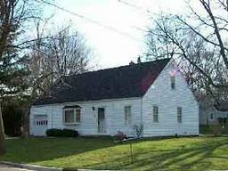 1269 N 122nd St., Wauwatosa, WI 53226