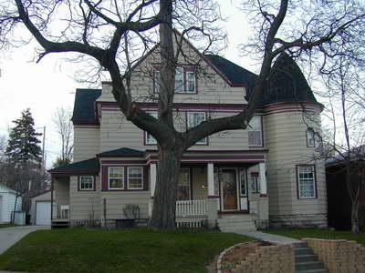 7310 W Garfield Ave., Wauwatosa, WI 53213