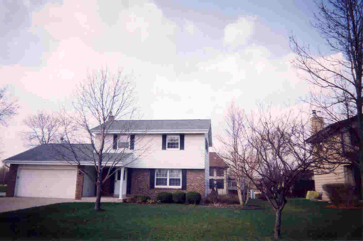 14290 Glen Meadow Dr., New Berlin, WI 53151