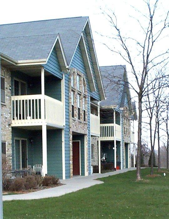 3650 E Barbara Ct. #16, Oak Creek, WI 53154