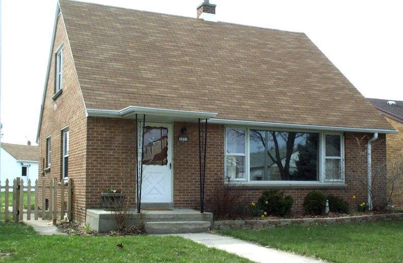 2951 S 39th St, Milwaukee, WI 53215