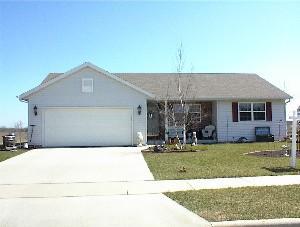 737 Acadia, West Bend, WI 53095