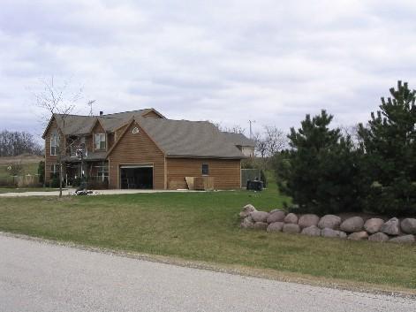 27477 W Red Fox Run #N90, Lisbon, WI 53029