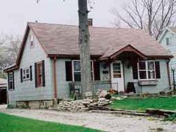 4609 N River Park Blvd., Glendale, WI 53209