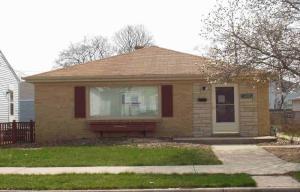 1227 Walton Ave, Racine, WI 53402