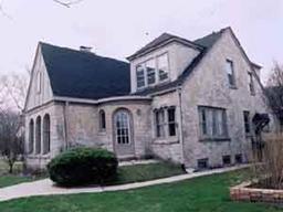 5445 N Hollywood, Whitefish Bay, WI 53217