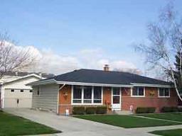 4132 Lasalle St, Racine, WI 53402