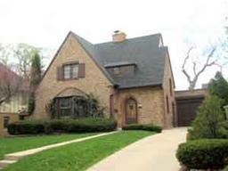 1537 Upper Pkwy., Wauwatosa, WI 53213