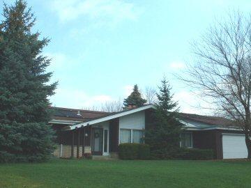 14370 W Rogers Dr., New Berlin, WI 53151