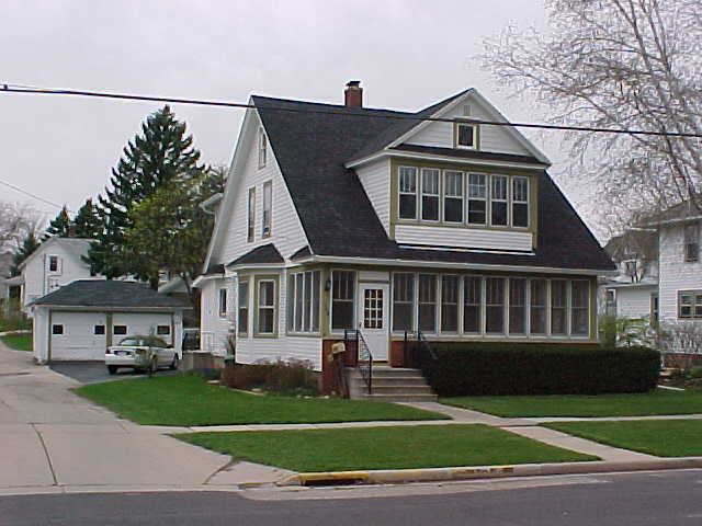 308 N Hubbard St, Horicon, WI 53032