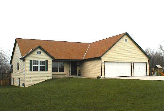 9208 S 47th St, Franklin, WI 53132