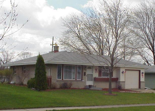 6029 Middleton Ct., Greendale, WI 53129