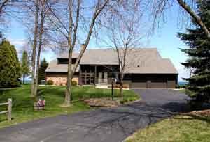 810 Waters Edge, Caledonia, WI 53402