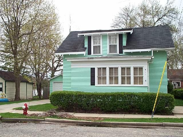 911 Garfield, Watertown, WI 53098