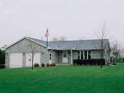 424 Kettle Moraine Dr, Eagle, WI 53119