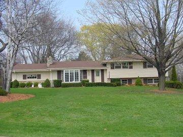 1920 Hawthorne Dr., Elm Grove, WI 53122
