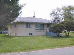 1068 Hawthorne, Bloomfield, WI 53157