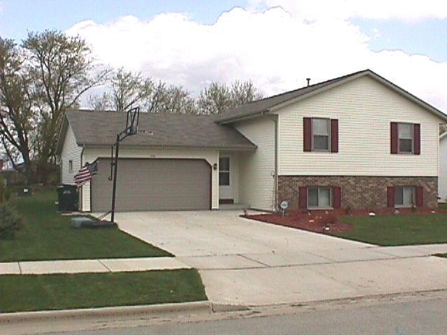 404 Hargrove, West Bend, WI 53095