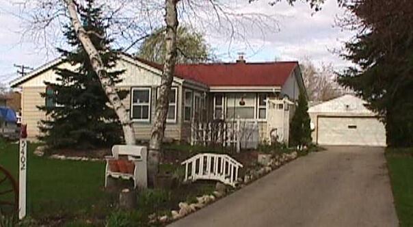 5402 N 107th St., Milwaukee, WI 53225