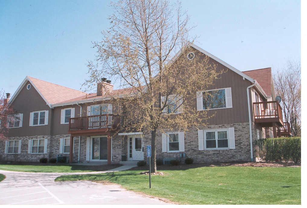 10635 N Ivy Ct. #80, Mequon, WI 53092