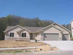 1031 Aspen Valley, Onalaska, WI 54650