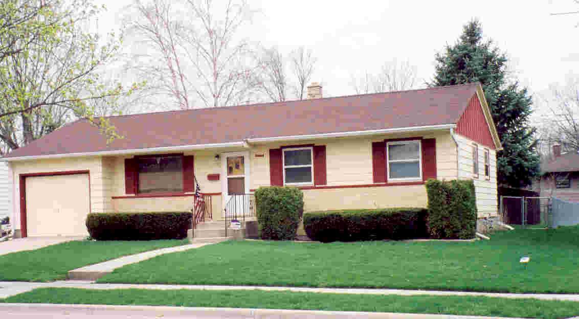 728 Riverview Dr., West Bend, WI 53095