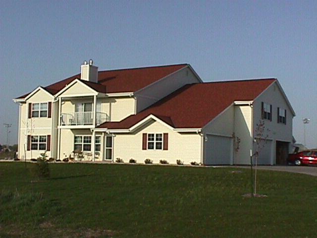 657 Wood River Ct. #4, West Bend, WI 53095