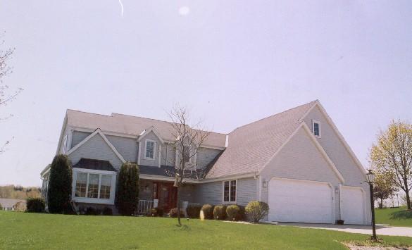 2711 Sterling Ct., Waukesha, WI 53188