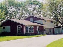 W352N5327 Lake Dr., Oconomowoc, WI 53066