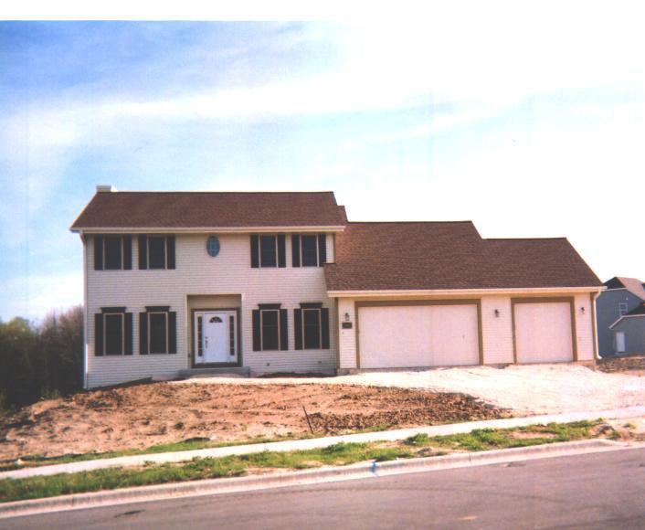 155 Franklin Pl., West Bend, WI 53095