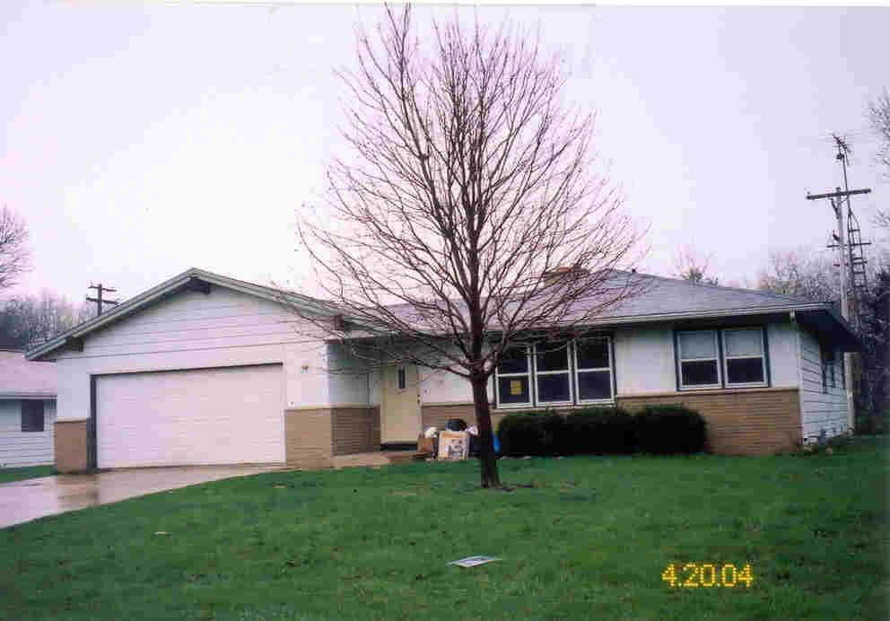 286 Hazel Ln, Hartland, WI 53029