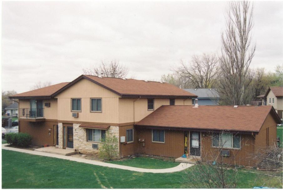 2010 Macarthur Rd, Waukesha, WI 53188